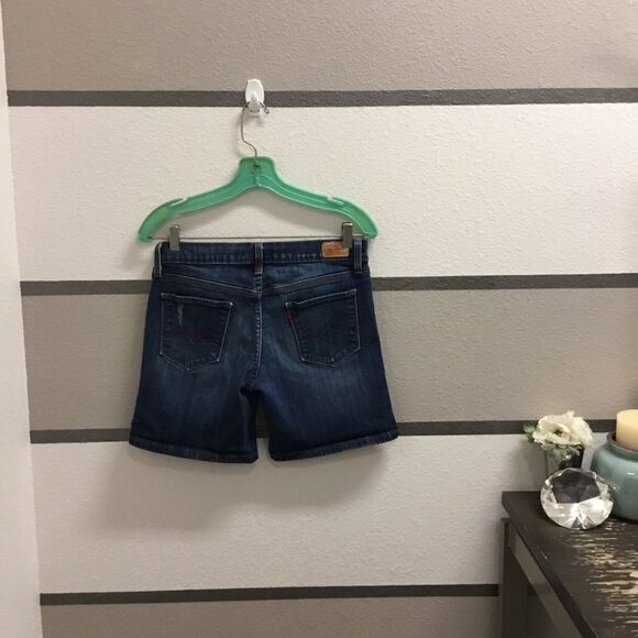 Levi Denim Shorts - Picture 2 of 3